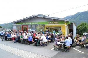 Gut besuchtes Grillfest beim Verein "Wir für unser Geschäft"