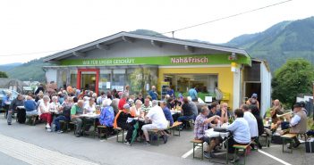 Gut besuchtes Grillfest beim Verein "Wir für unser Geschäft"